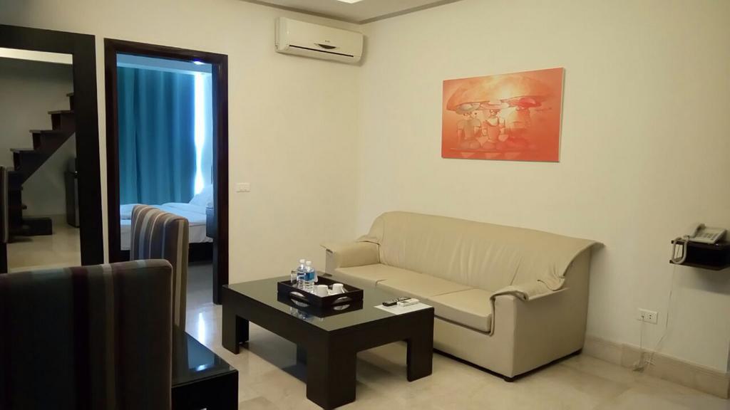 Park Lane Furnished Suites *