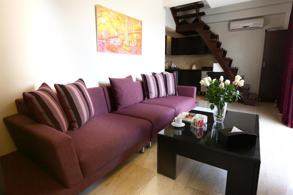 Park Lane Furnished Suites